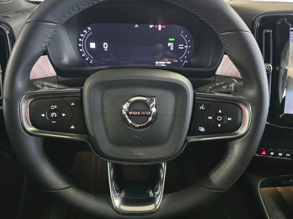 Certified 2023 Volvo C40 P8 Recharge Ultimate image 25
