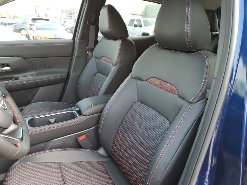 New 2027 Nissan Kicks SR w/ Cold Weather Package FWD image 16