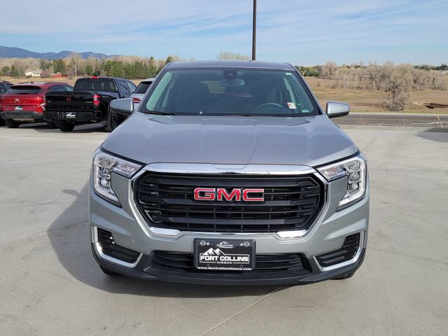 Used 2024 GMC Terrain SLE image 5