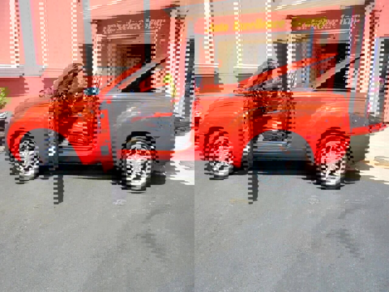 Used 2005 Chevrolet SSR w/ Preferred Equipment Group RWD image 3