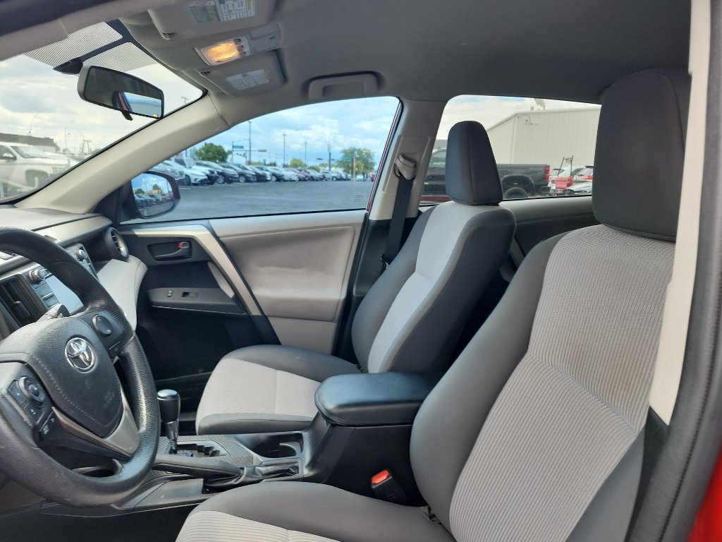 Used 2013 Toyota RAV4 LE FWD image 15