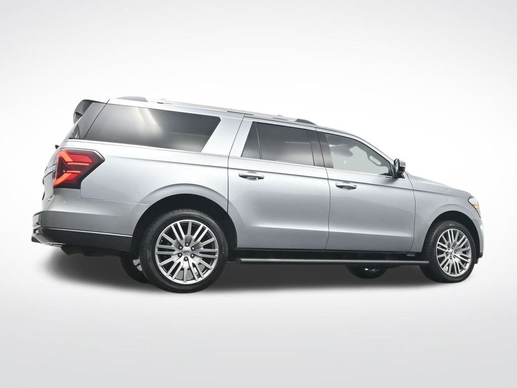 Used 2023 Ford Expedition Max Limited image 32