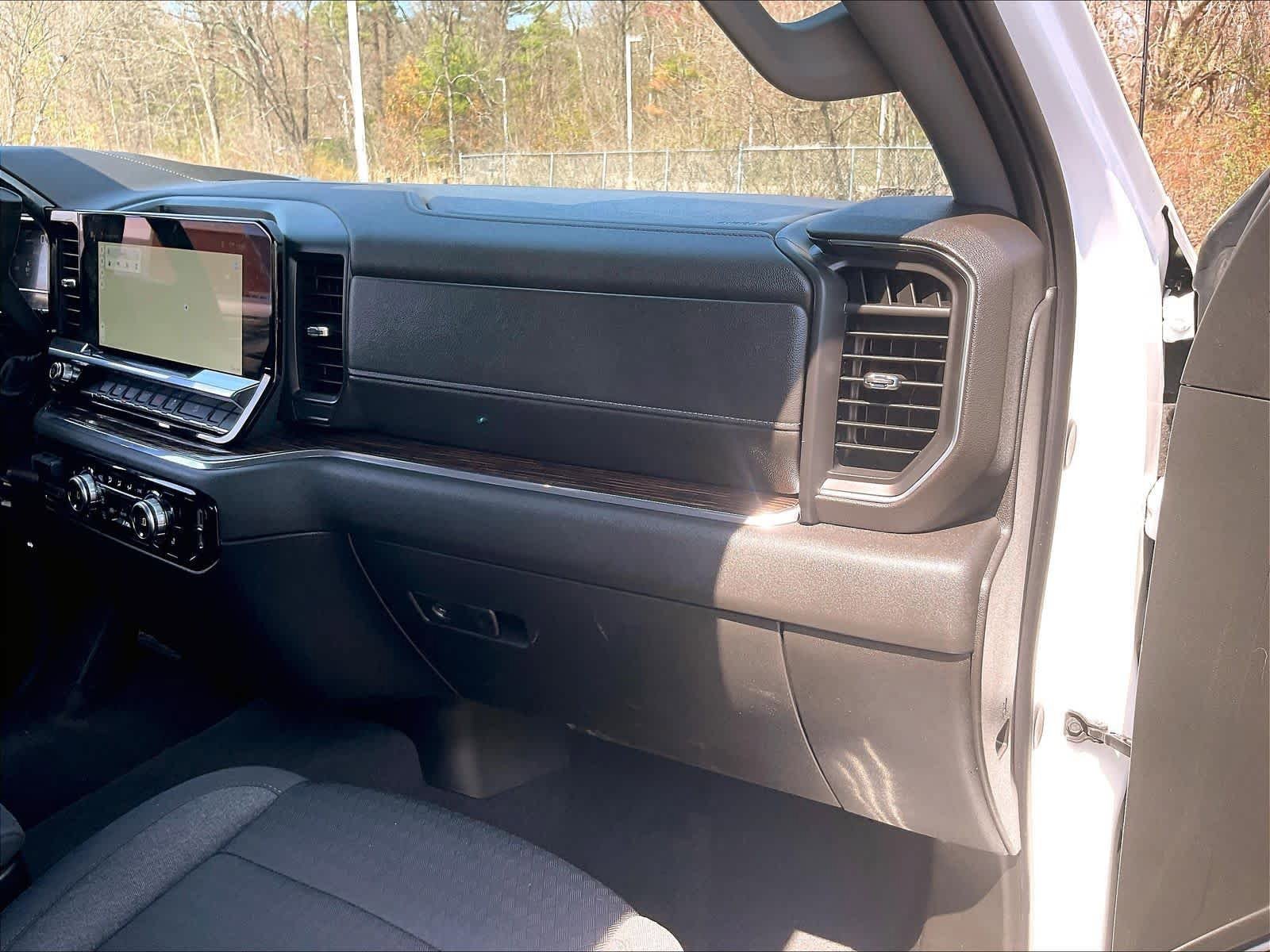 Used 2024 GMC Sierra 1500 Elevation w/ X31 Off-Road Package AWD/4WD image 13