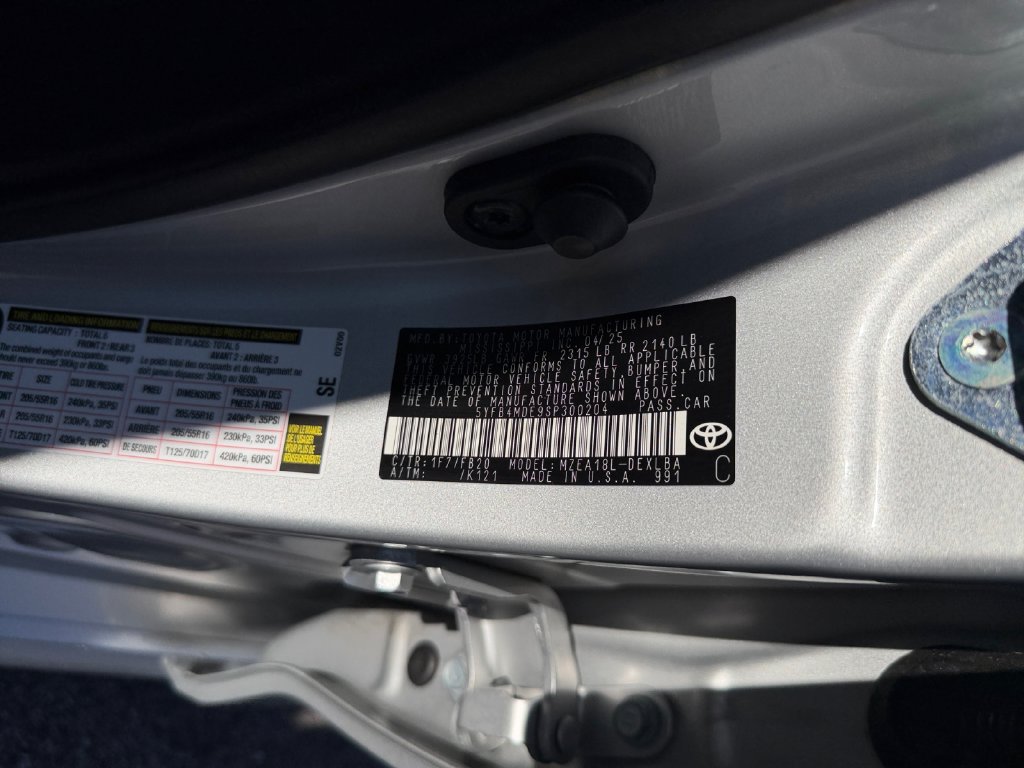 Used 2025 Toyota Corolla LE FWD image 29