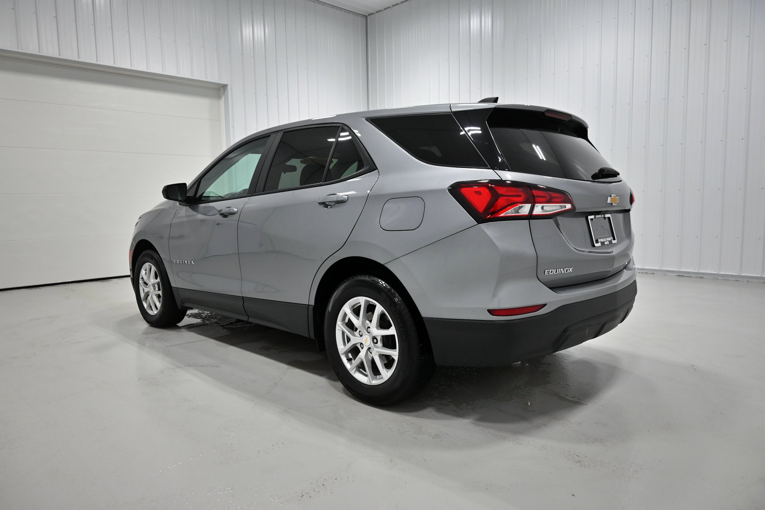 Used 2024 Chevrolet Equinox LS w/ LS Convenience Package FWD image 30