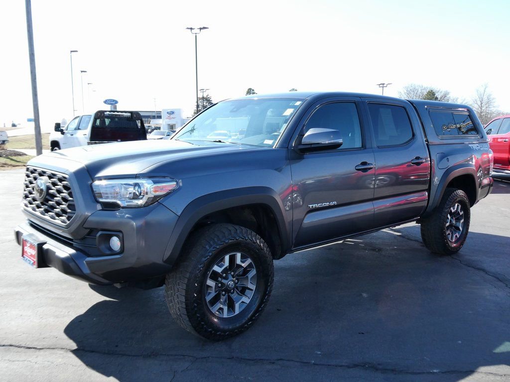 Used 2022 Toyota Tacoma TRD Off-Road w/ Technology Package image 8