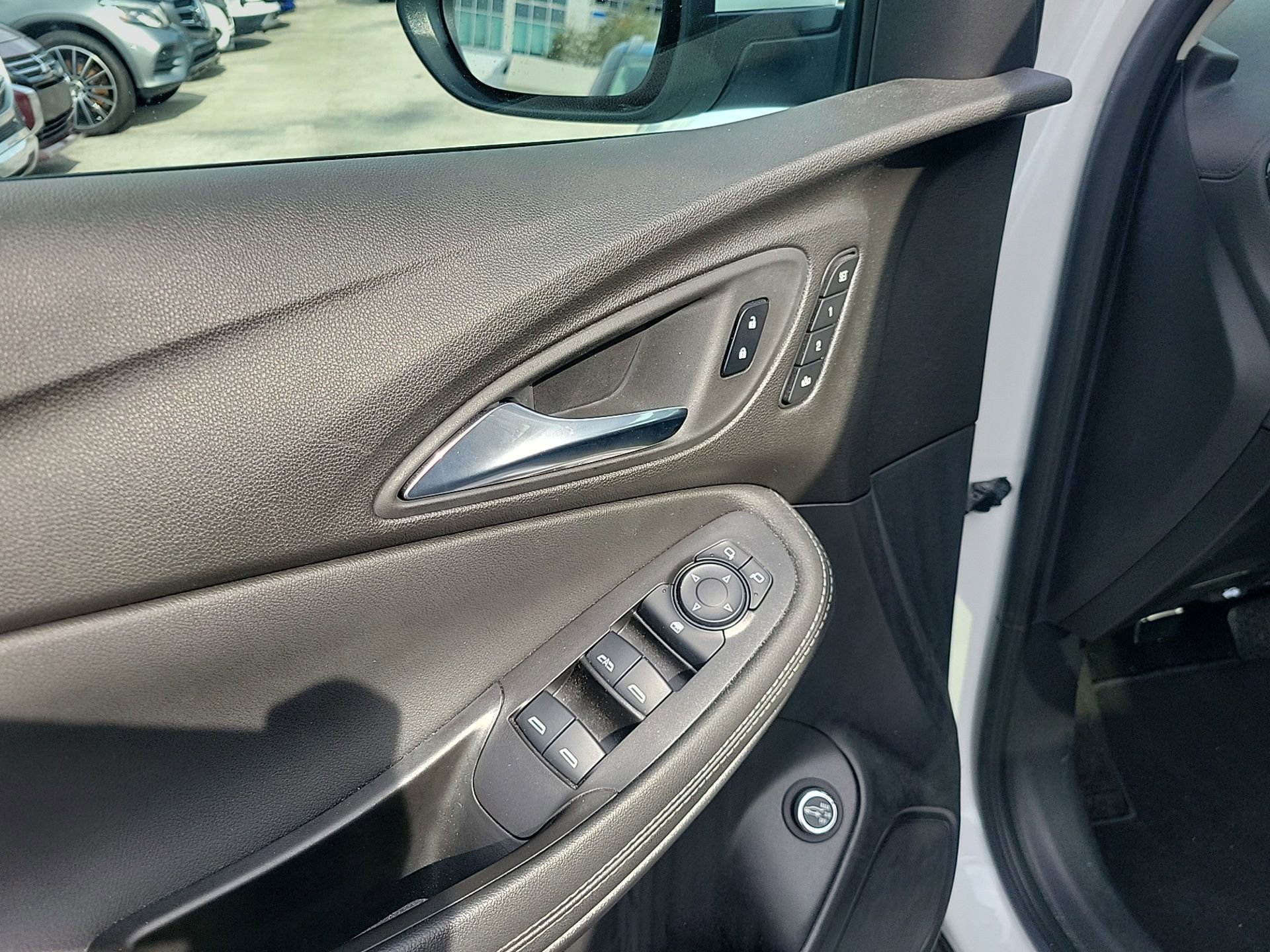 Used 2023 Buick Encore GX Essence w/ Experience Buick Package image 23