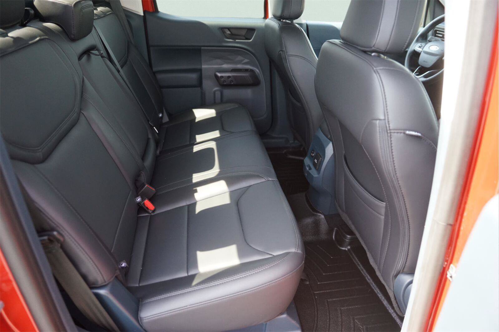 Used 2024 Ford Maverick Lariat w/ Black Appearance Package FWD image 16