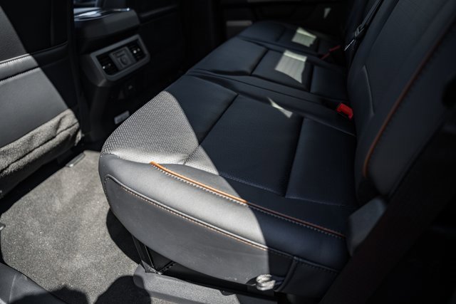 New 2026 Ford F250 Lariat w/ FX4 Off-Road Package image 36