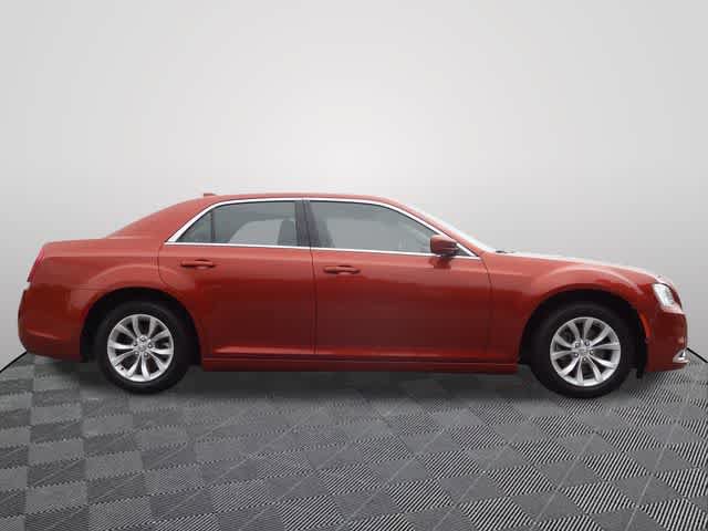 Used 2021 Chrysler 300 Touring RWD image 4