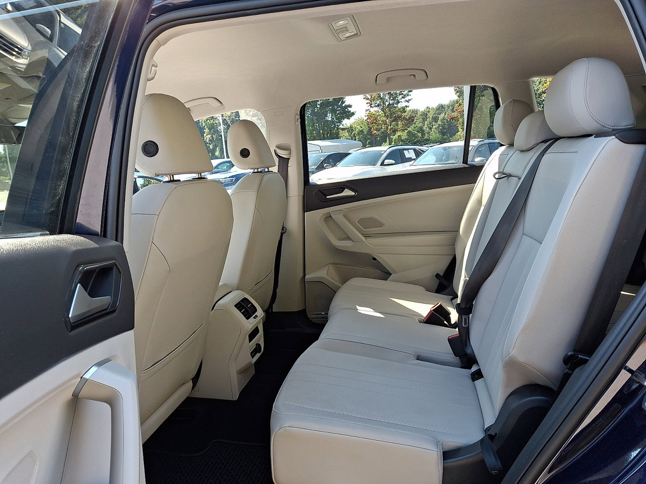 Certified 2024 Volkswagen Tiguan SE FWD image 10