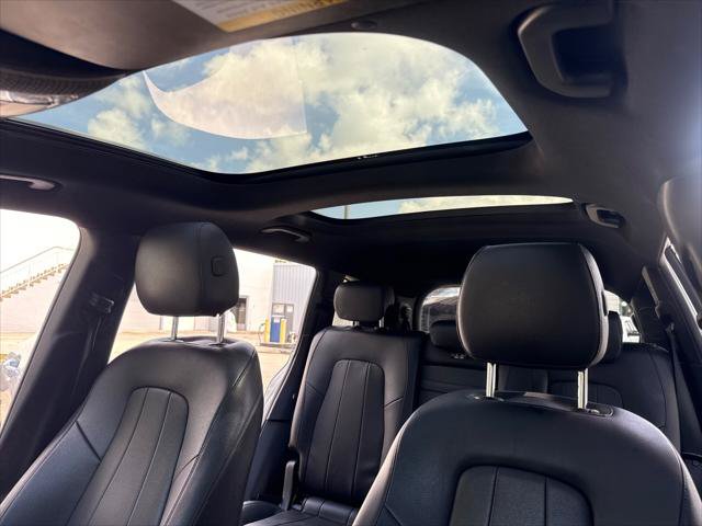 Used 2020 Mercedes-Benz GLB 250 w/ Premium Package image 18
