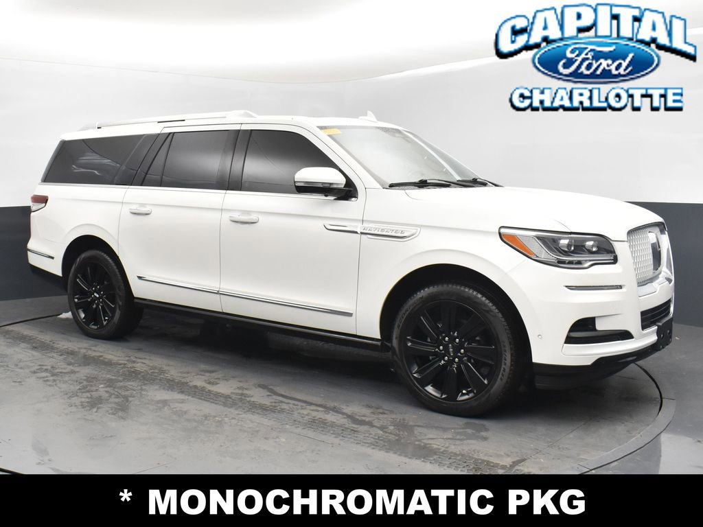 Used 2023 Lincoln Navigator L Reserve image 3
