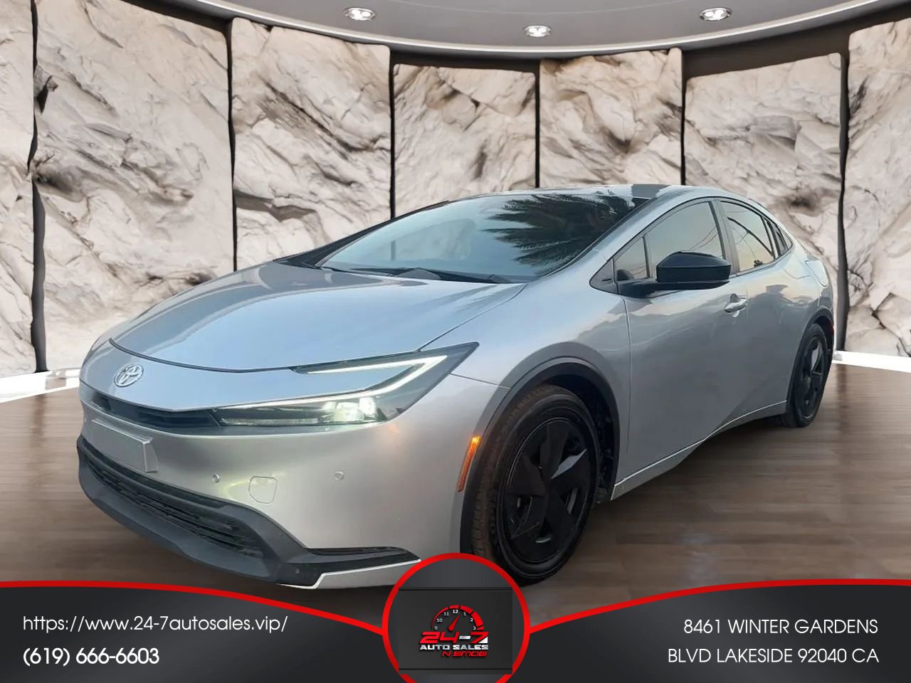 Used 2023 Toyota Prius LE FWD image 1