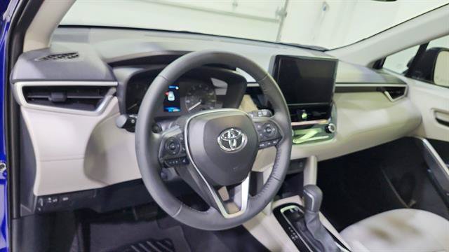 Used 2025 Toyota Corolla Cross LE FWD image 17