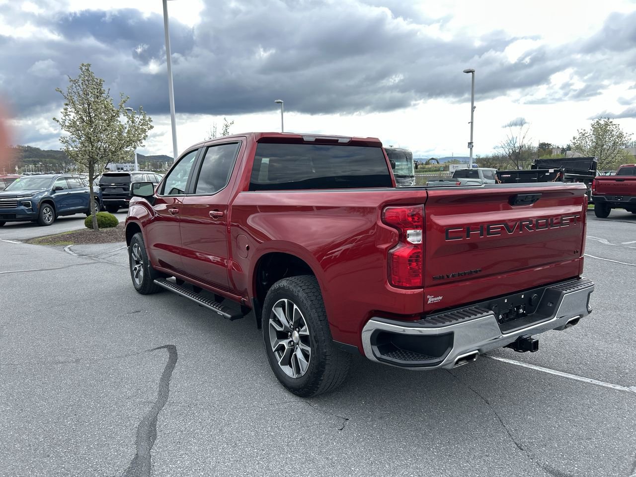 Used 2023 Chevrolet Silverado 1500 LT w/ Z71 Off-Road Package image 5