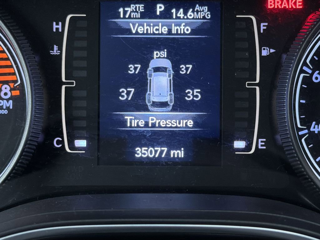 Used 2019 Jeep Cherokee Latitude Plus AWD/4WD image 23