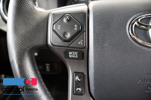 Certified 2020 Toyota Tacoma TRD Off-Road AWD/4WD image 16