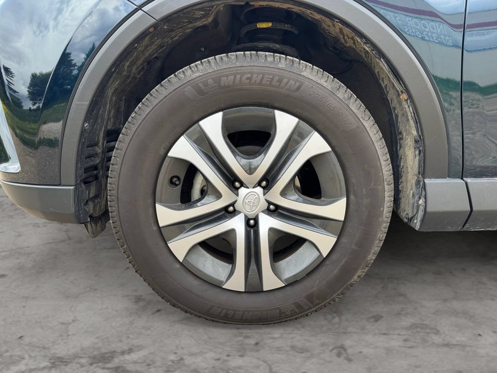 Certified 2017 Toyota RAV4 LE w/ Carpet Mat Package AWD/4WD image 9