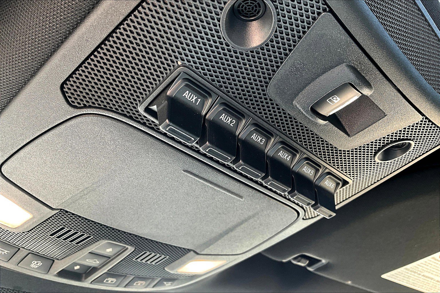 Used 2022 Ford F250 Lariat w/ Tremor Off-Road Package image 34
