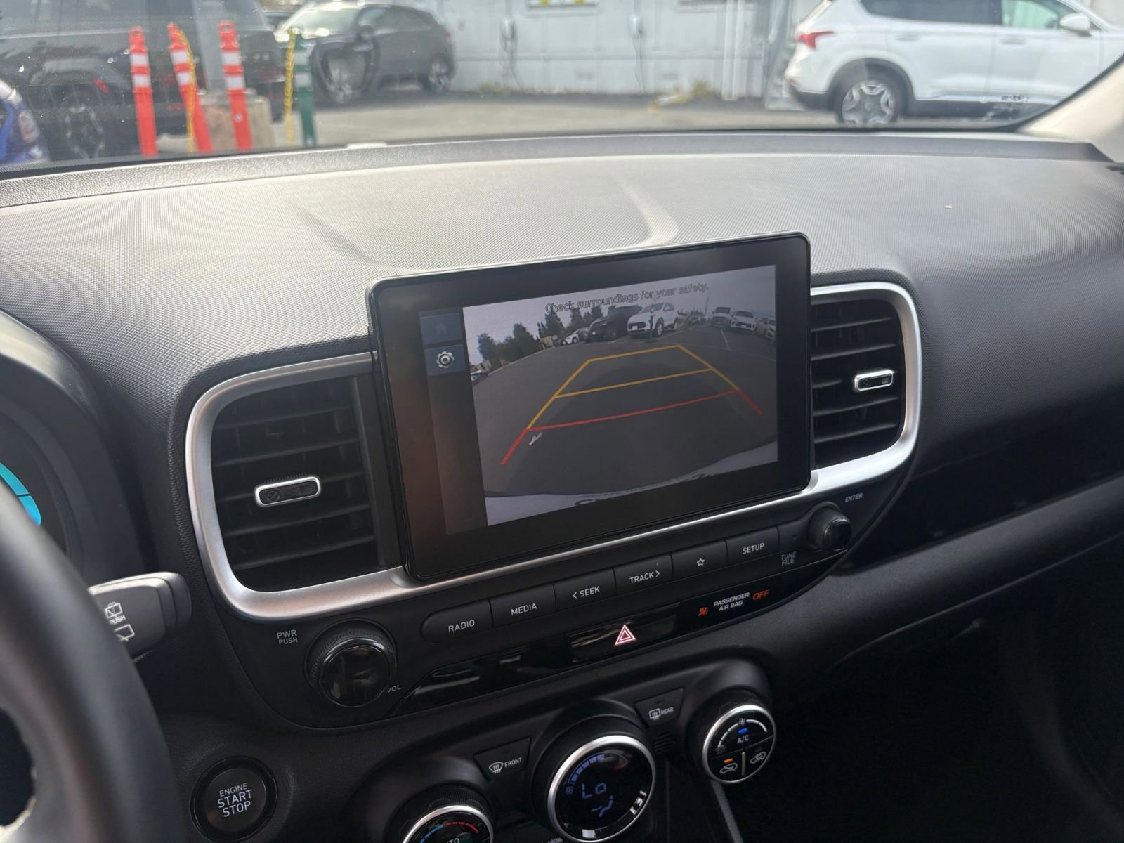 Used 2025 Hyundai Venue SEL image 22