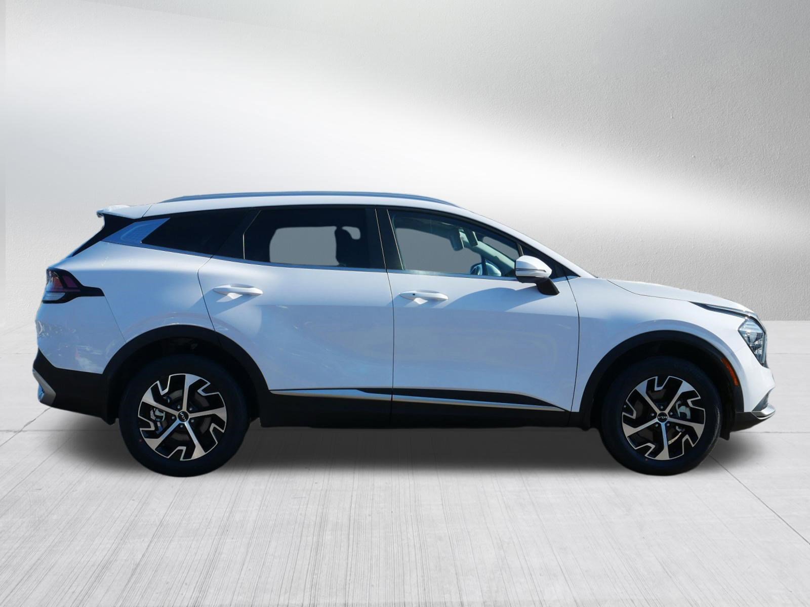 Certified 2024 Kia Sportage EX image 8