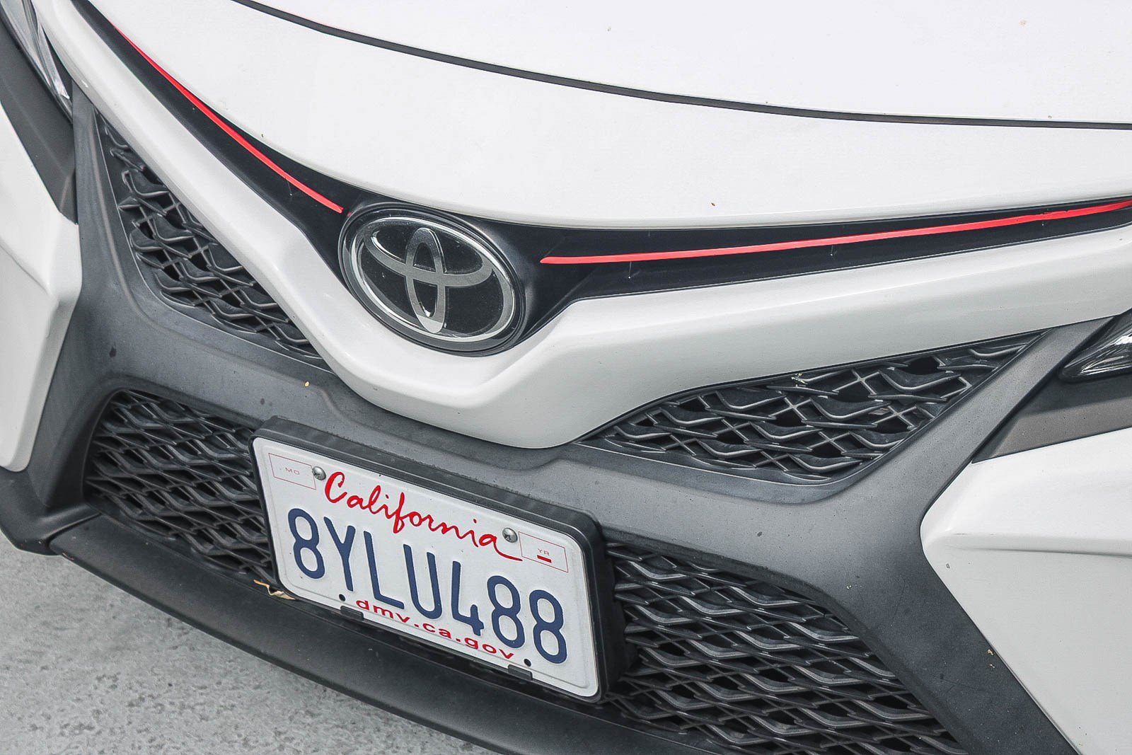 Used 2018 Toyota Camry SE w/ Moonroof Package FWD image 7