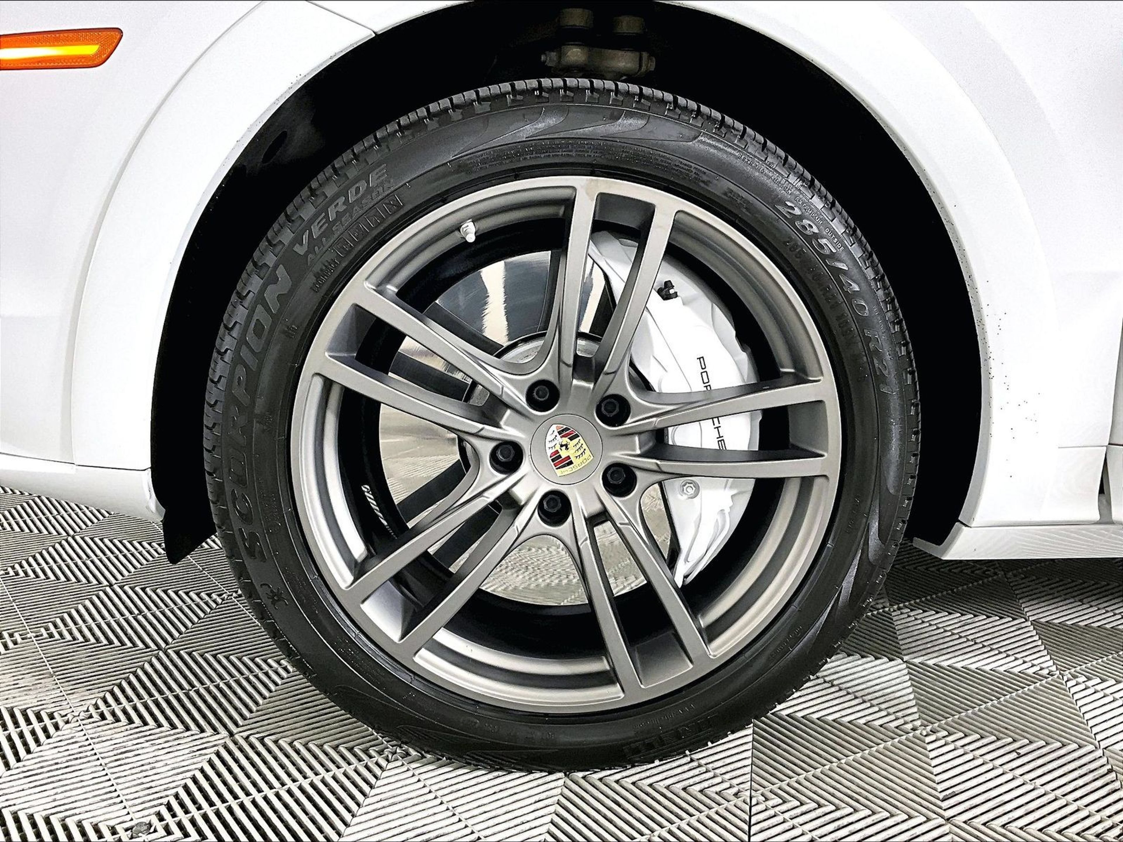 Certified 2019 Porsche Cayenne Turbo AWD/4WD image 26