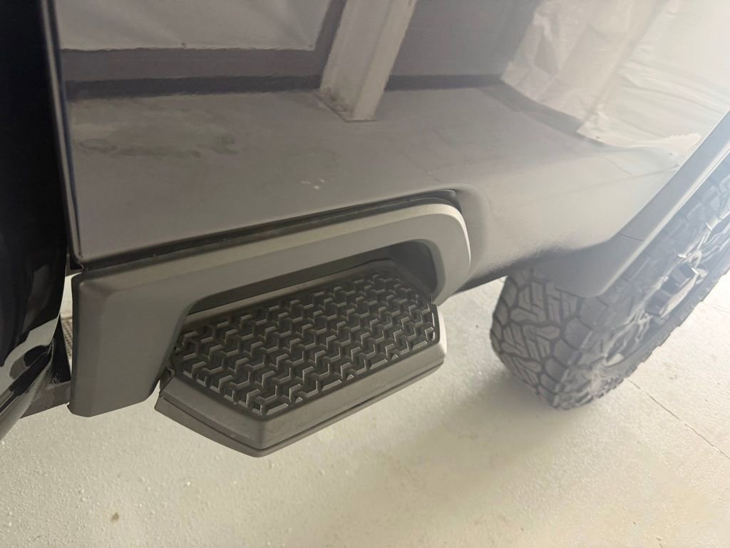 Used 2024 GMC Sierra 2500 AT4 w/ AT4 Premium Plus Package image 36