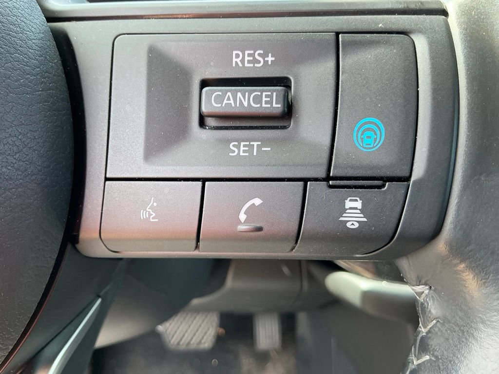 Used 2024 Nissan Pathfinder SV FWD image 19