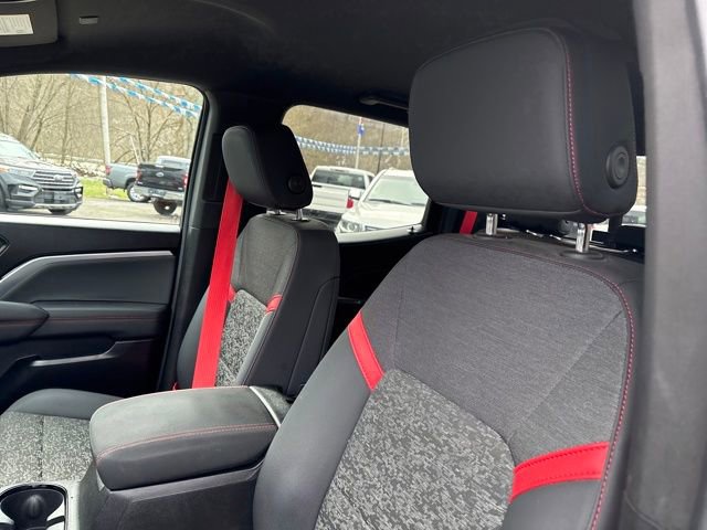 Used 2024 Chevrolet Colorado Z71 w/ Z71 Convenience Package 2 image 20