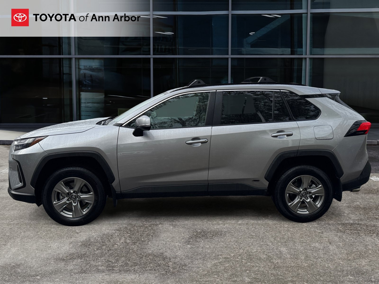 Used 2025 Toyota RAV4 XLE w/ Convenience Package AWD/4WD image 10