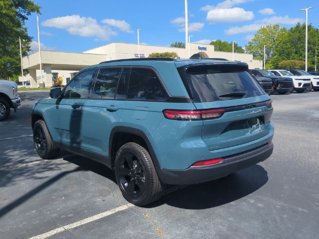New 2026 Jeep Grand Cherokee Limited w/ Limited Altitude Package RWD image 3