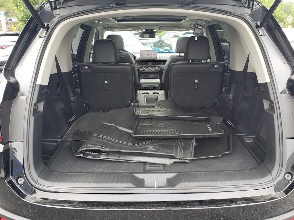 Used 2025 Honda Pilot Elite image 7
