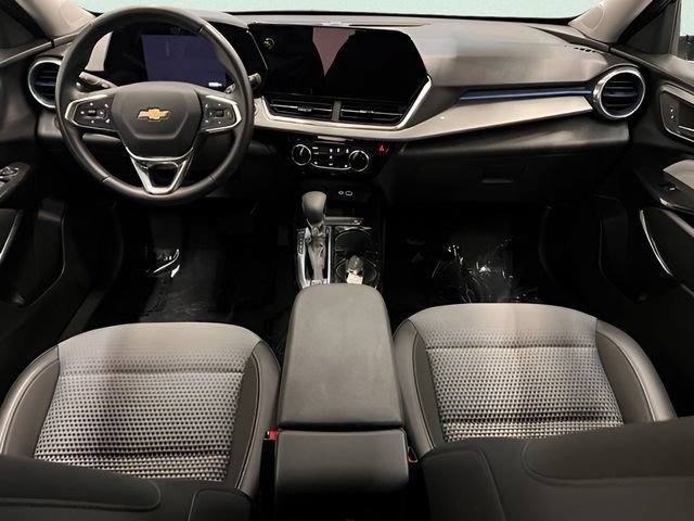 Certified 2025 Chevrolet Trax LT w/ LT Convenience Package FWD image 18