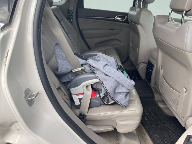 Used 2012 Jeep Grand Cherokee Laredo image 9