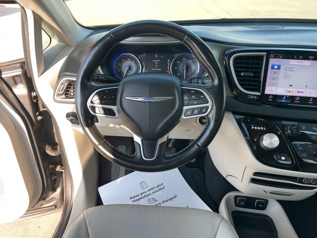 Used 2021 Chrysler Pacifica Touring-L FWD image 23