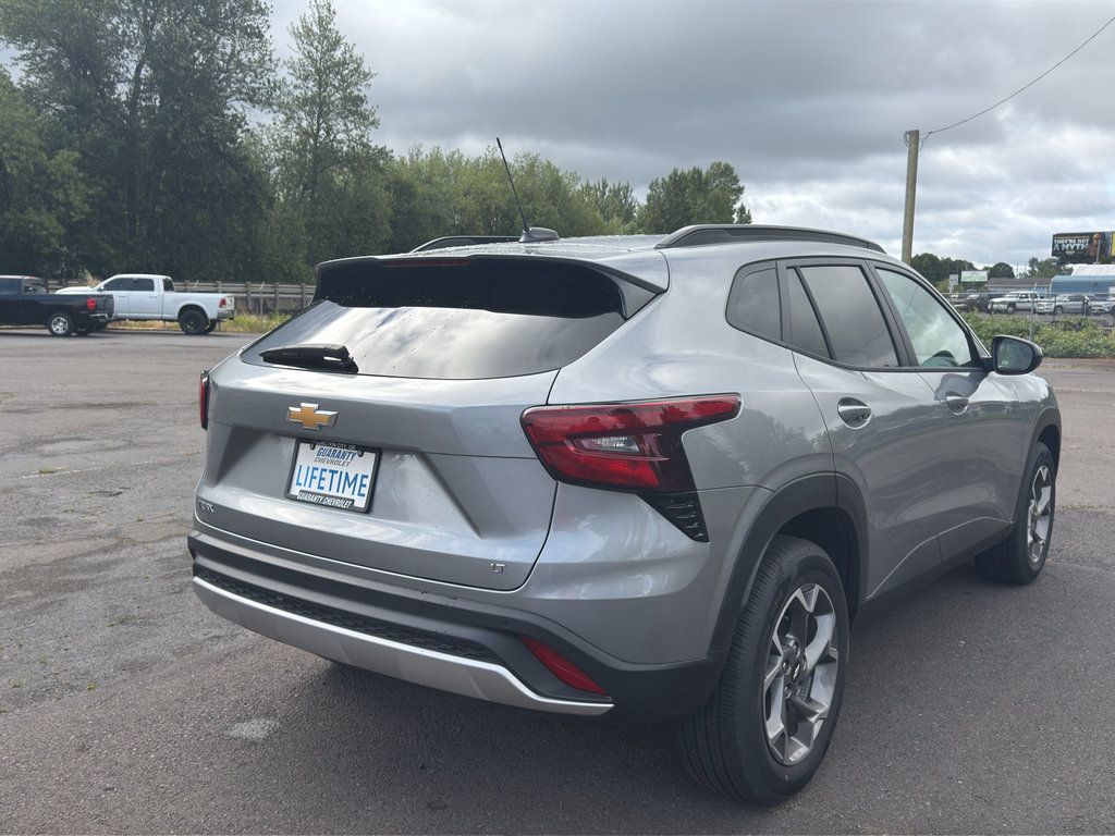 New 2025 Chevrolet Trax LT w/ Driver Confidence Package FWD image 24
