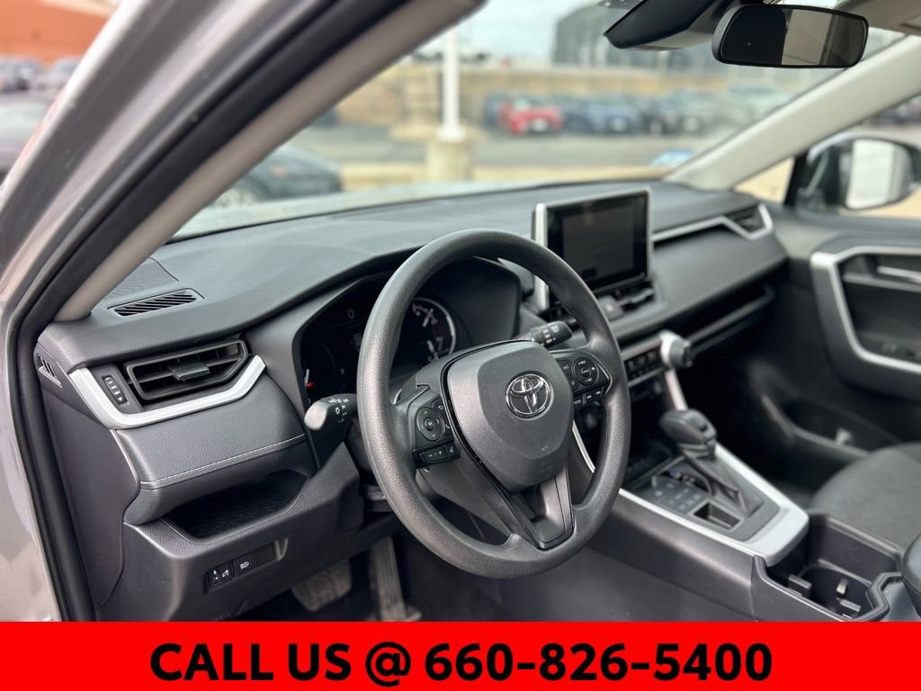 Used 2025 Toyota RAV4 XLE image 15