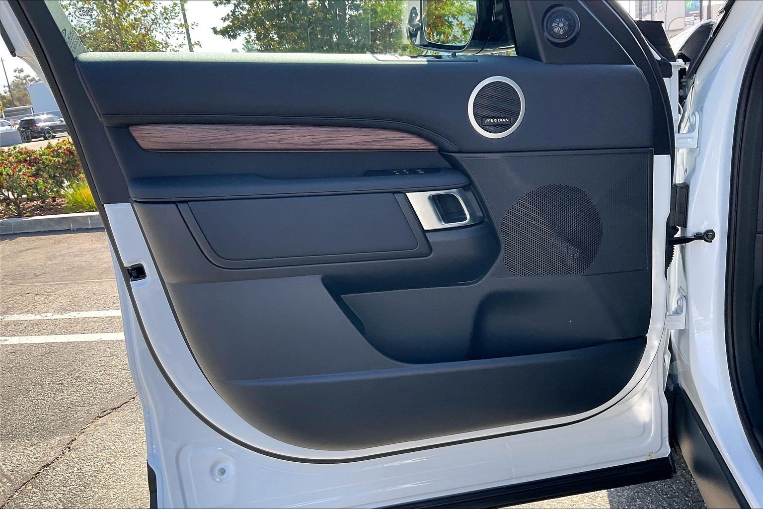 New 2026 Land Rover Discovery S AWD/4WD image 14