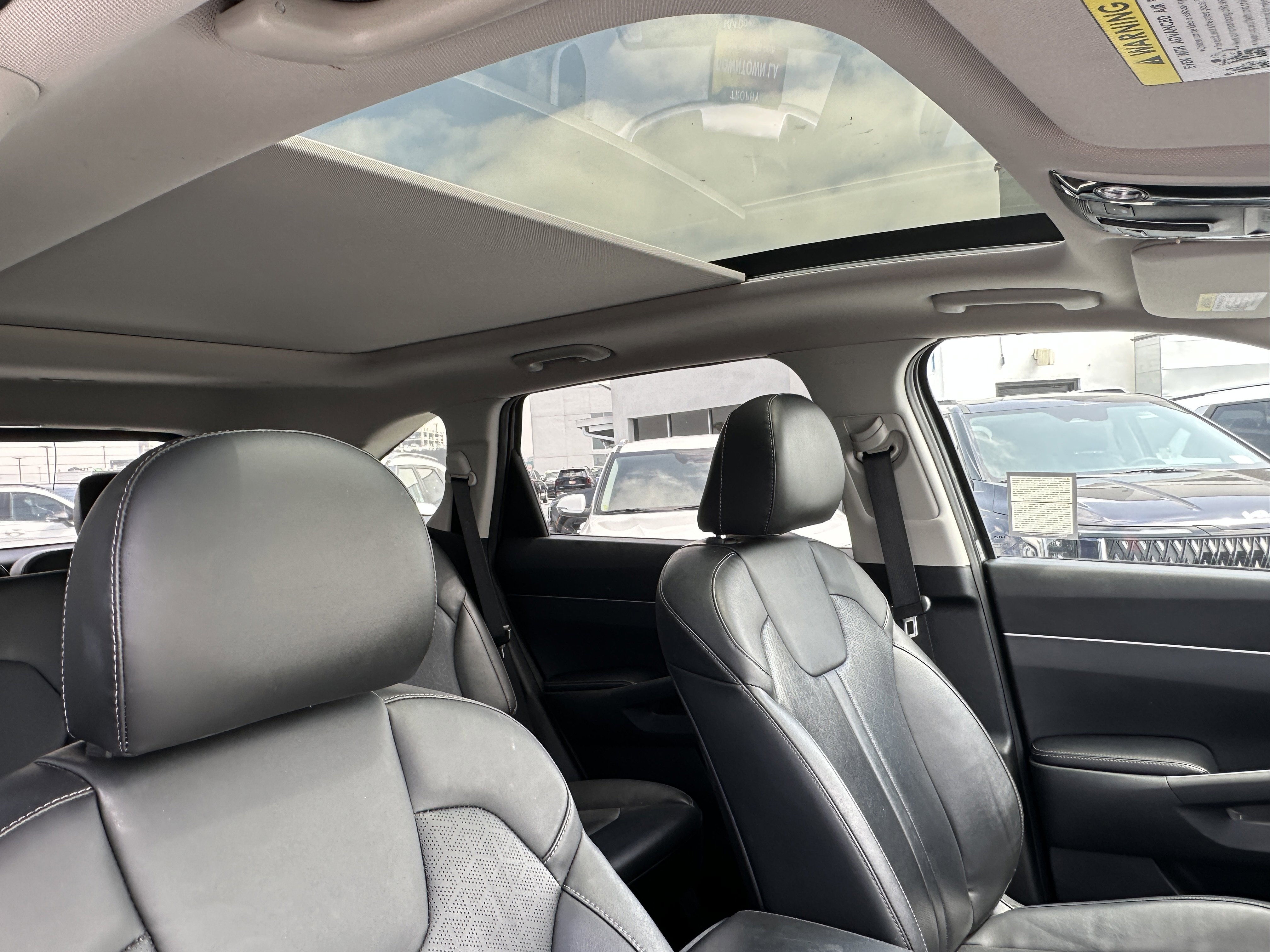 Used 2022 Kia Sorento S w/ Panoramic Sunroof Package FWD image 19