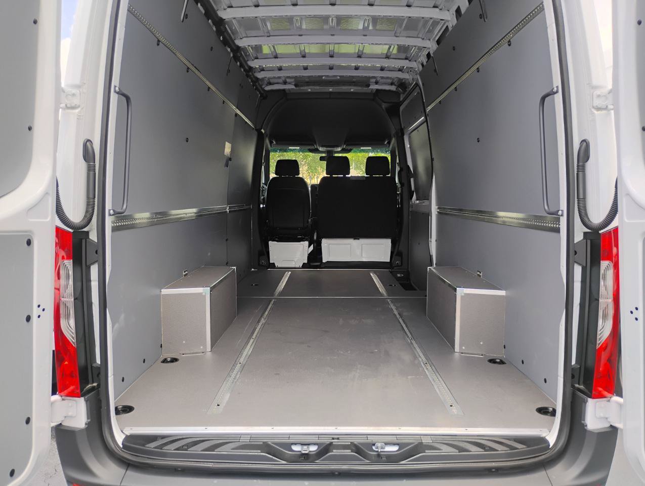 Used 2025 Mercedes-Benz Sprinter 2500 image 77