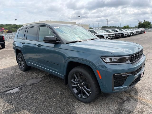 New 2026 Jeep Grand Cherokee L Limited AWD/4WD image 1