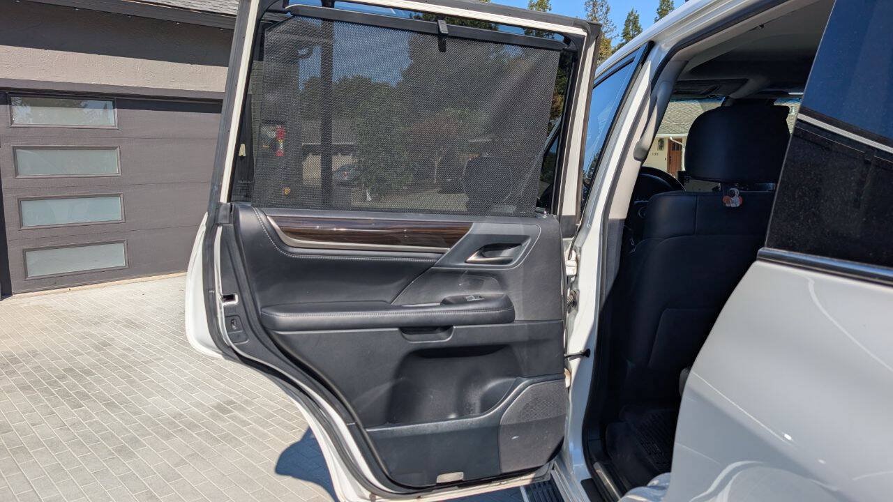 Used 2018 Lexus LX 570 4WD image 20