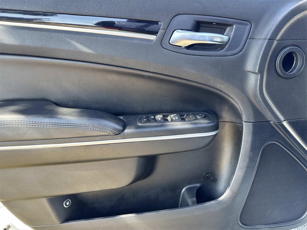 Used 2023 Chrysler 300 Touring image 17
