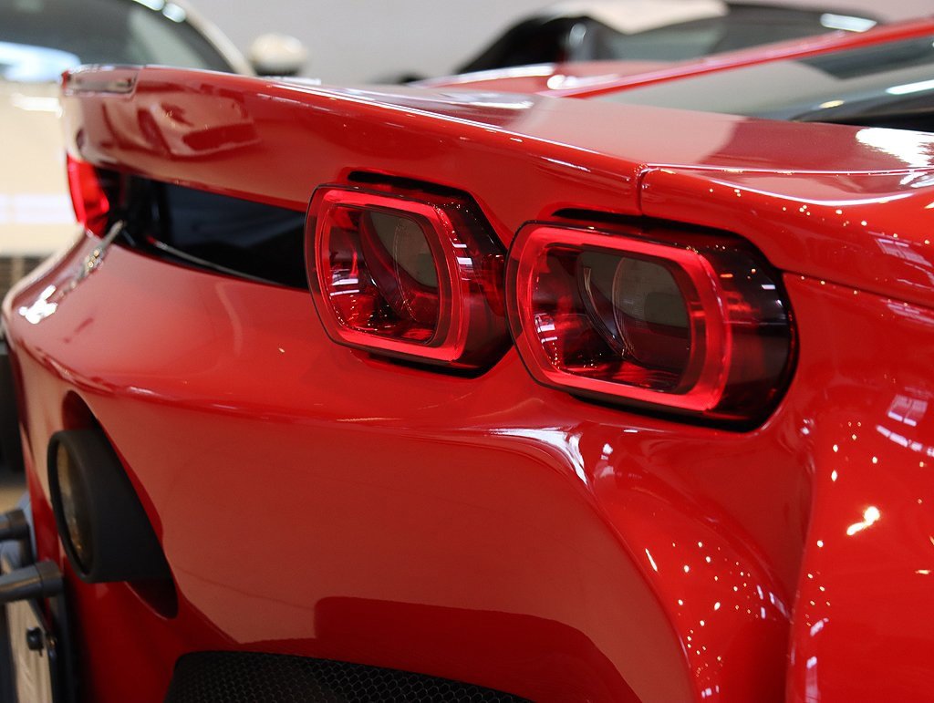 Certified 2022 Ferrari SF90 Spider image 32