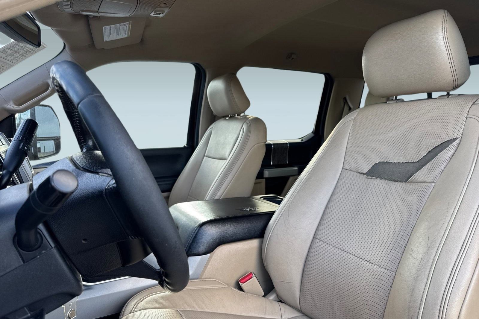 Used 2017 Ford F250 Lariat w/ Chrome Package image 19