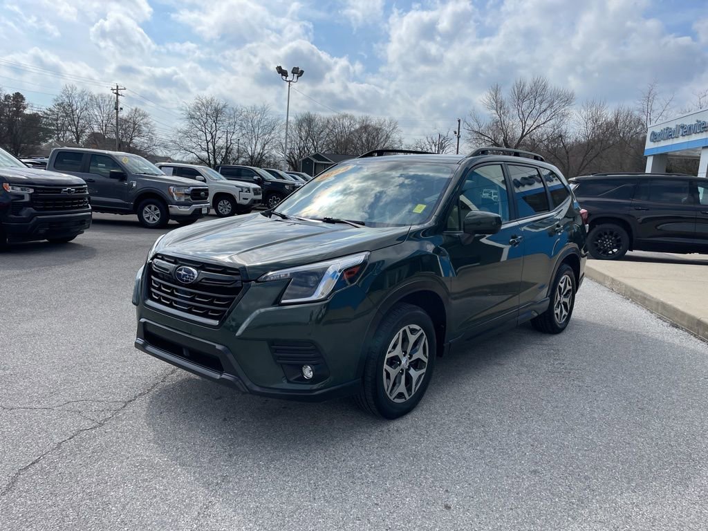 Used 2024 Subaru Forester Premium image 3