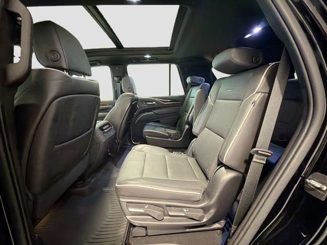 Used 2021 Cadillac Escalade Premium Luxury AWD/4WD image 22