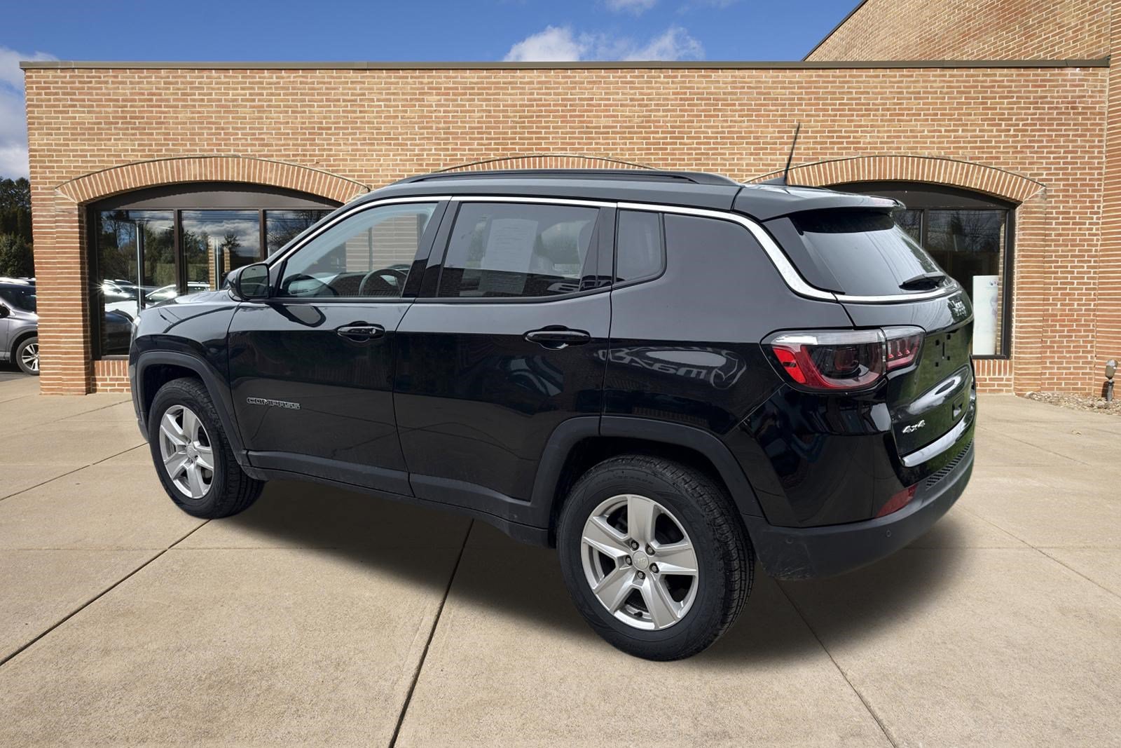 Used 2022 Jeep Compass Latitude w/ Convenience Group AWD/4WD image 10